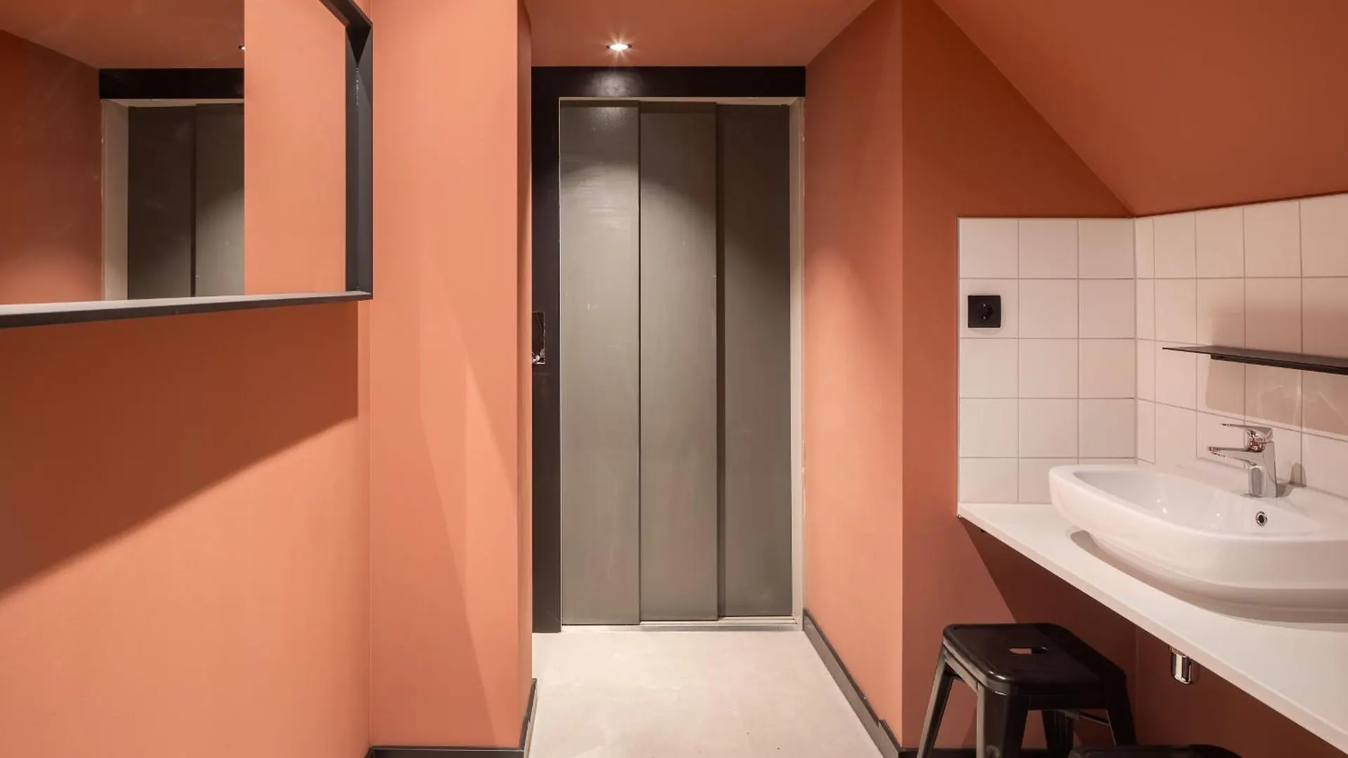 Cooldocks Hostel Rotterdam 0*,  Hollandia